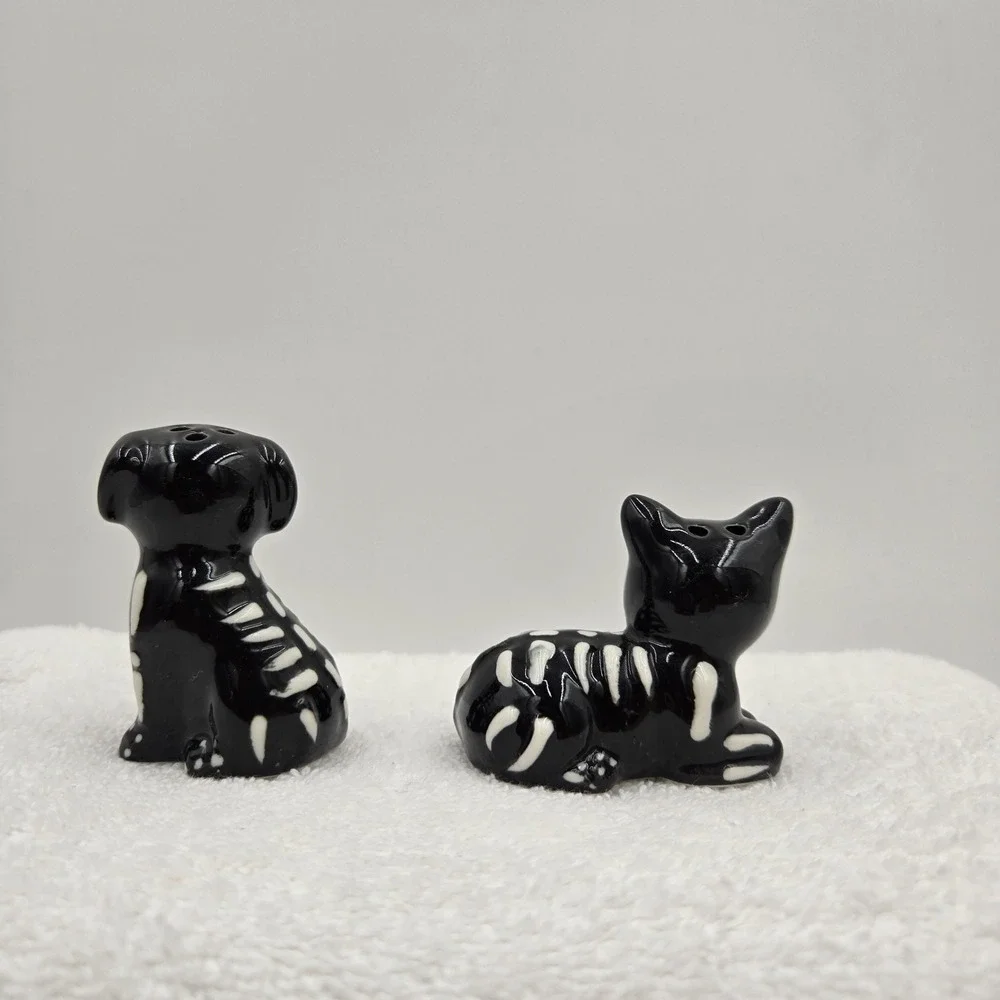 Halloween Cat Dog Sugar Skull Dia De Muertos Day of Dead Salt & Pepper Shakers